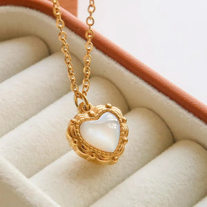 Vintage 18K Gold Heart Necklace