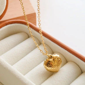 Vintage 18K Gold Heart Necklace