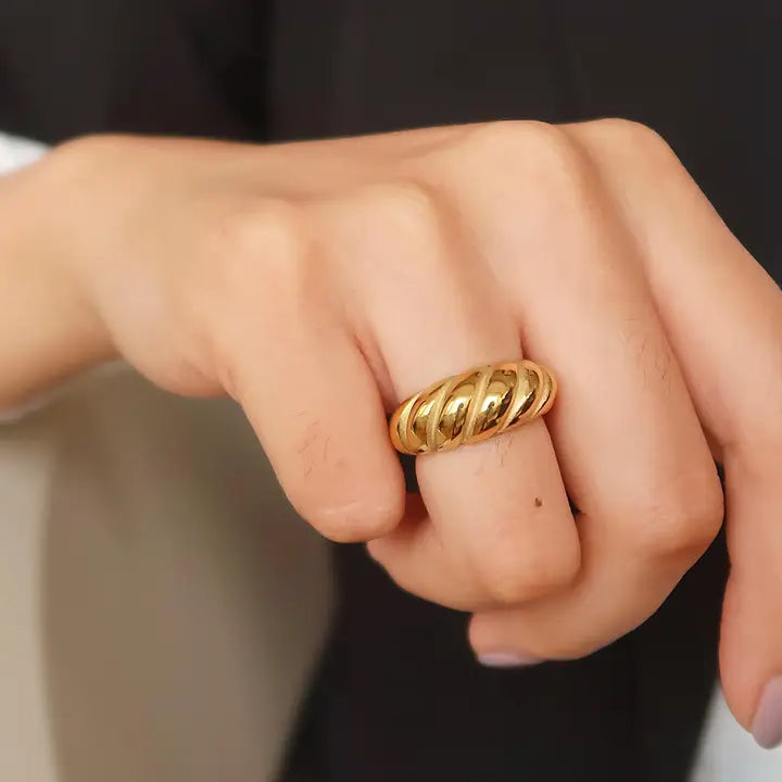 Wallace Croissant Ring